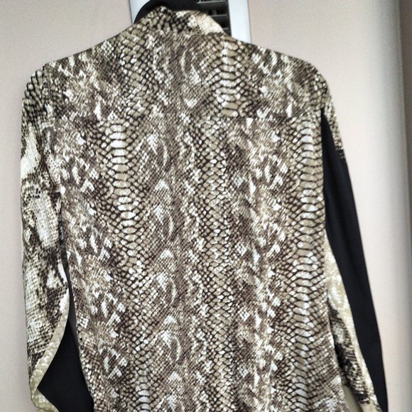 Elie Tahari snake print silk blouse M - Picture 2 of 11